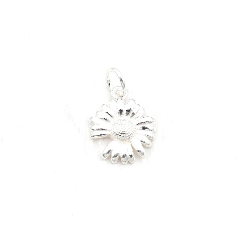 Dije Flor Blanca o Plateada