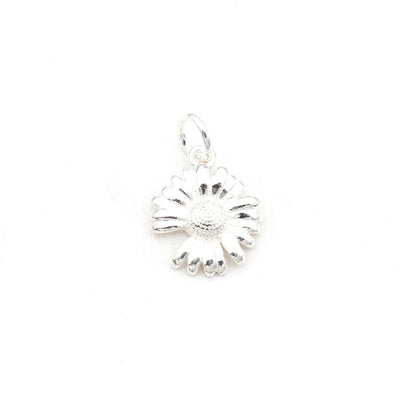 Dije Flor Blanca o Plateada