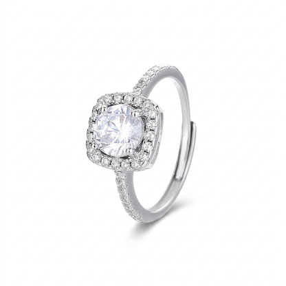 Anillo Ajustable con Zirconia Cuadrada