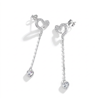 Aretes Asimétricos Corazón con Zirconias
