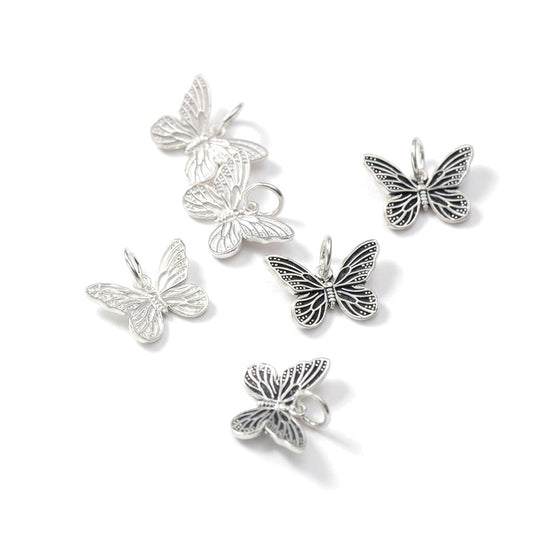 Dije Mariposa Plateada o Envejecida