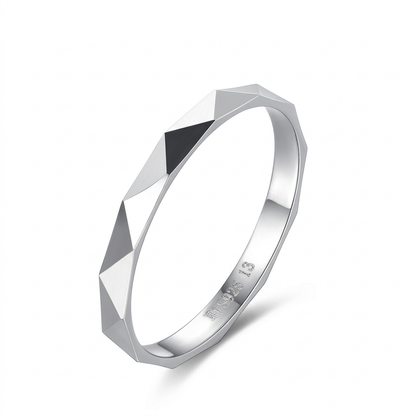 Anillo Triángulo Minimalista