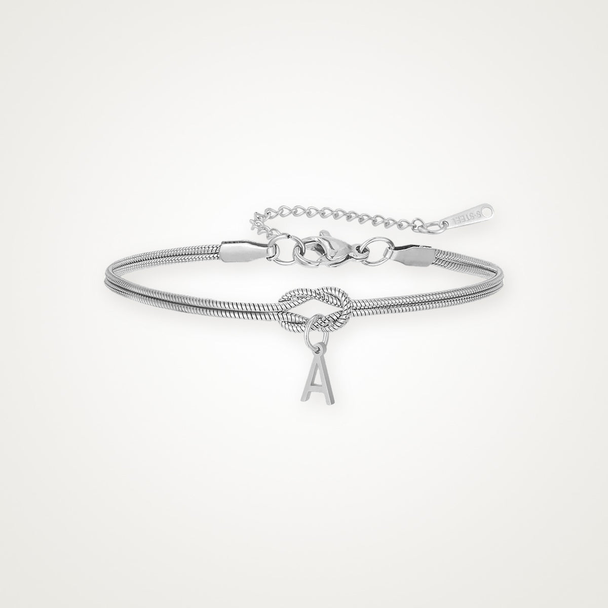 Pulsera Nudo con inicial plateada
